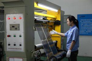Фото производства инфракрасной пленки системы отопления современные технологии оборудование цеха производственный процесс высокое качество
