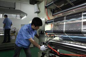 Фото производства инфракрасной пленки системы отопления современные технологии оборудование цеха производственный процесс высокое качество